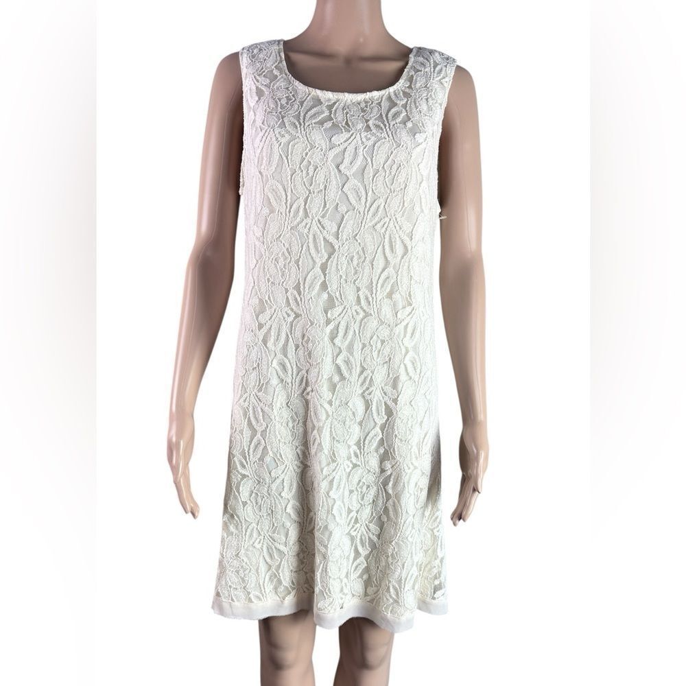 NWT Vasna Creamy White Lace Dress